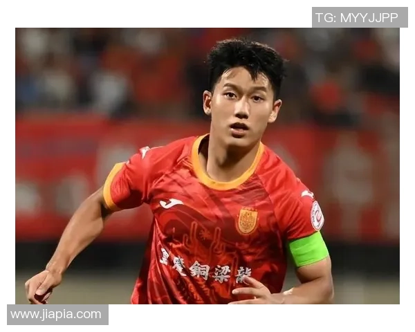 中国人如何在视频平台上崭露头角成为足球明星的背后故事与发展趋势