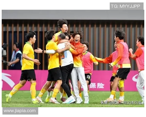 中国足球队员风采展示与精彩瞬间回顾的视觉盛宴